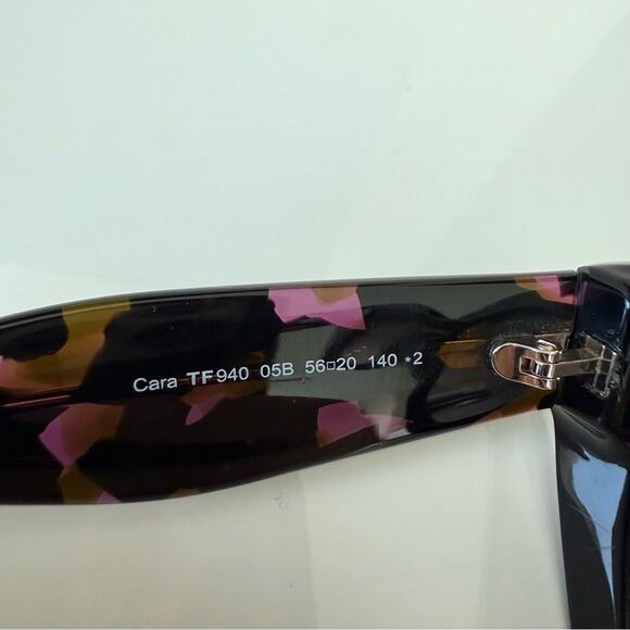 NEW!!! Tom Ford Cara TF940 05B women sunglasses Authentic
